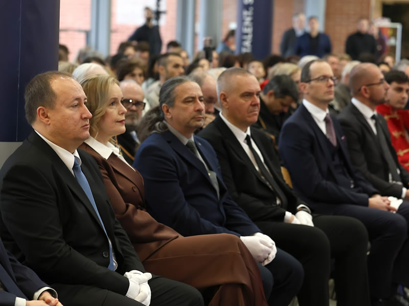 Új doktorokat és habilitált doktorokat avattak egyetemünkön