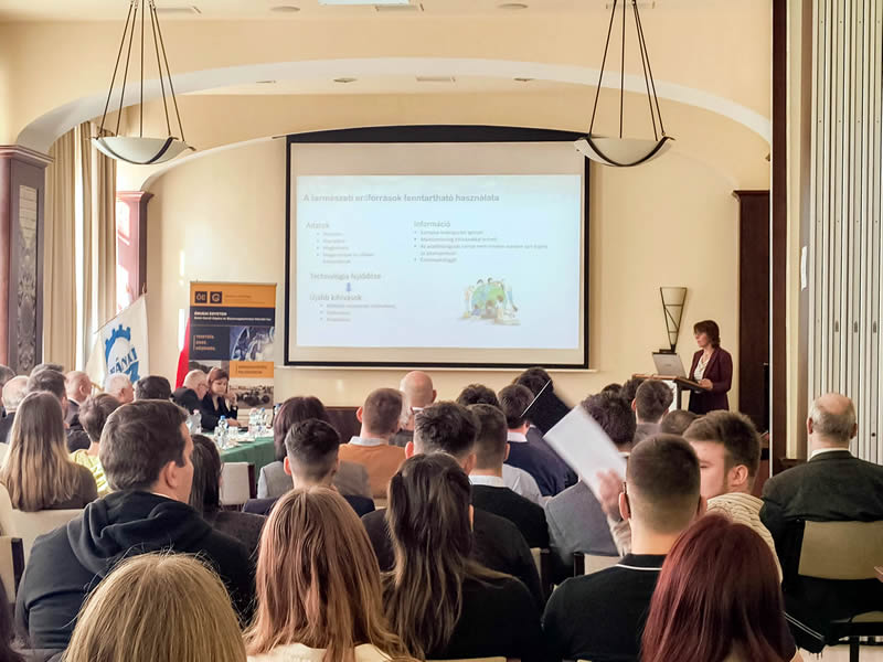 🎓 Gratulálunk Verőné Dr. Wojtaszek Małgorzata kollégánk habilitációs védéséhez! 👏