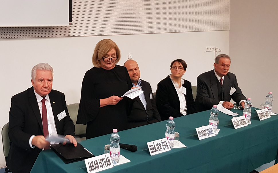 Sikeres rendhagyó földügyi konferencia a GEO-ban